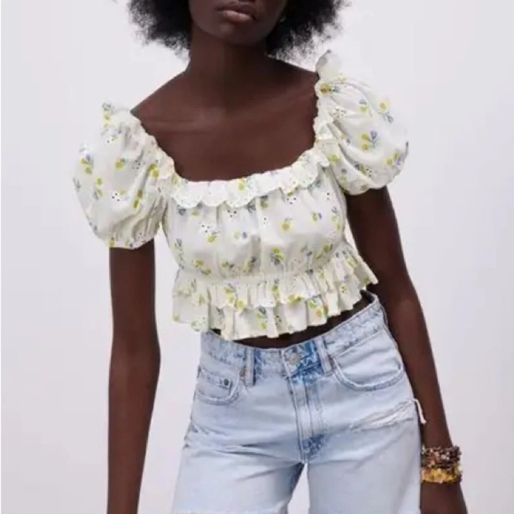 ZARA Floral Eyelet Puff Sleeve Smocked Back Ruffle Crop Top Cottagecore M